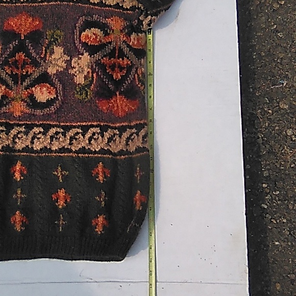 Peruvian Connection sweater. - Picture 11 of 17
